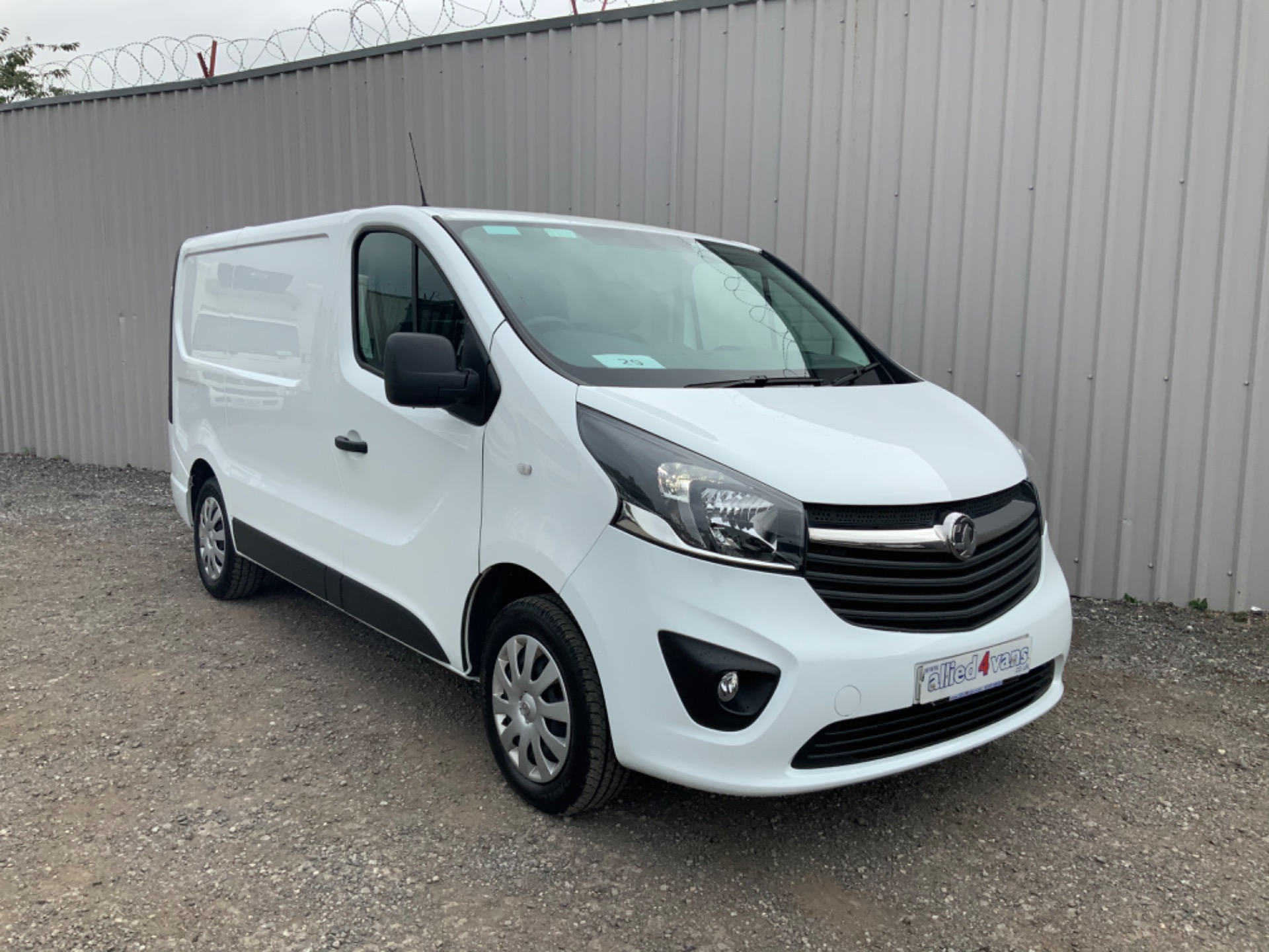 Used VAUXHALL VIVARO 1 6 CDTI L1H1 2900 SPORTIVE EURO 6 WHITE 1