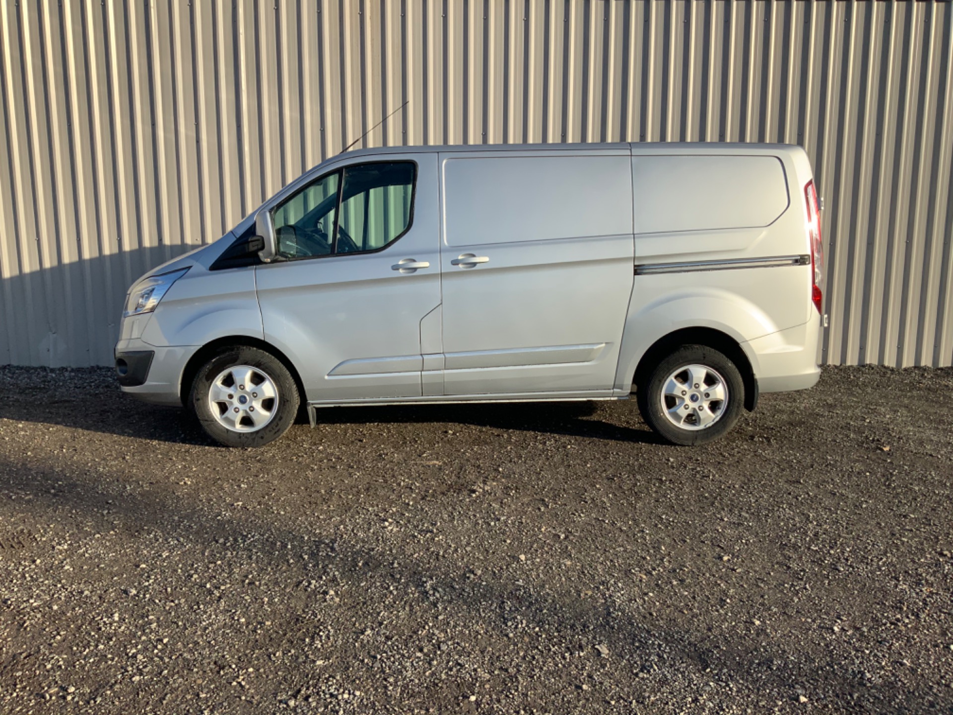 Used FORD TRANSIT CUSTOM 290 L1 H1 2.0 LIMITED **A/C ** ALLOYS ** EURO ...