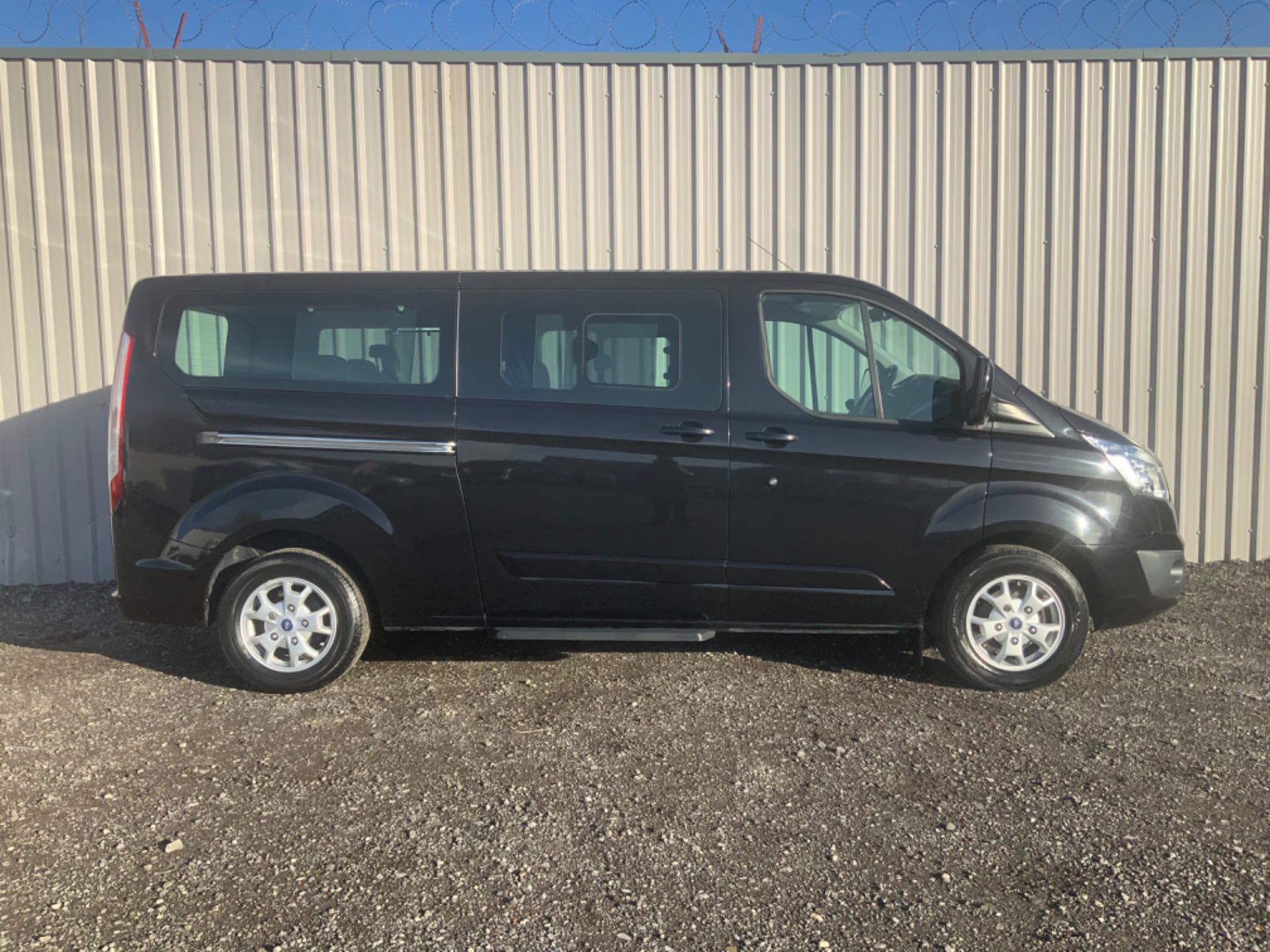 Used FORD TOURNEO CUSTOM 300 L2 LWB 9 SEATER LIMITED TDCI ** A/C ...