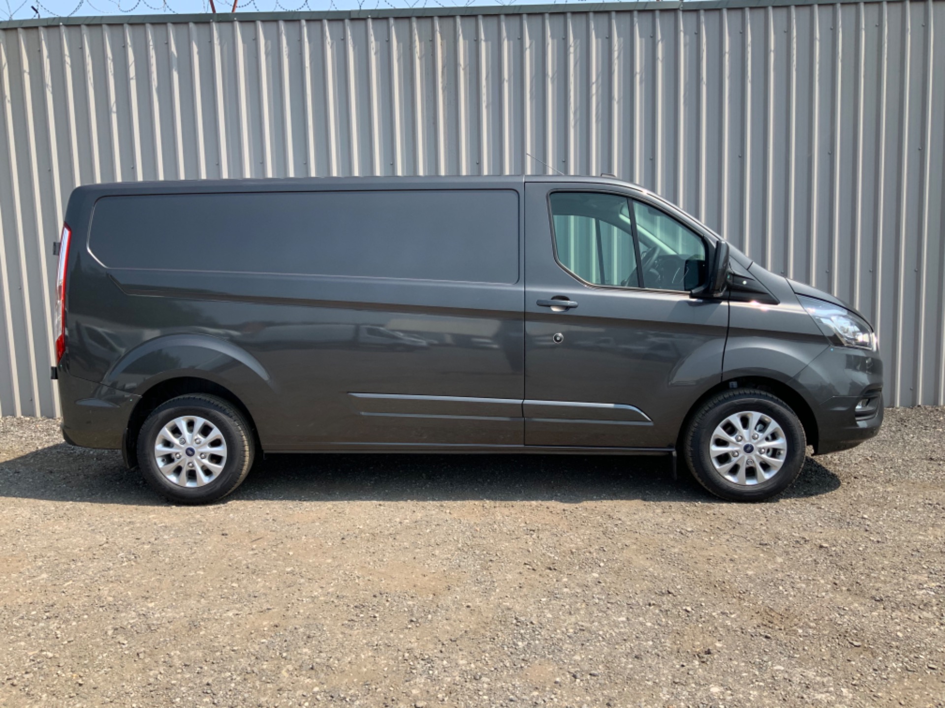 Used FORD TRANSIT CUSTOM 300 LIMITED P/V ECOBLUE, MAGNETIC GREY, 0.0 ...